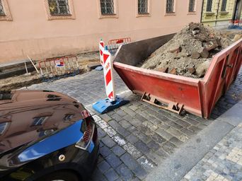 Properly parked skip